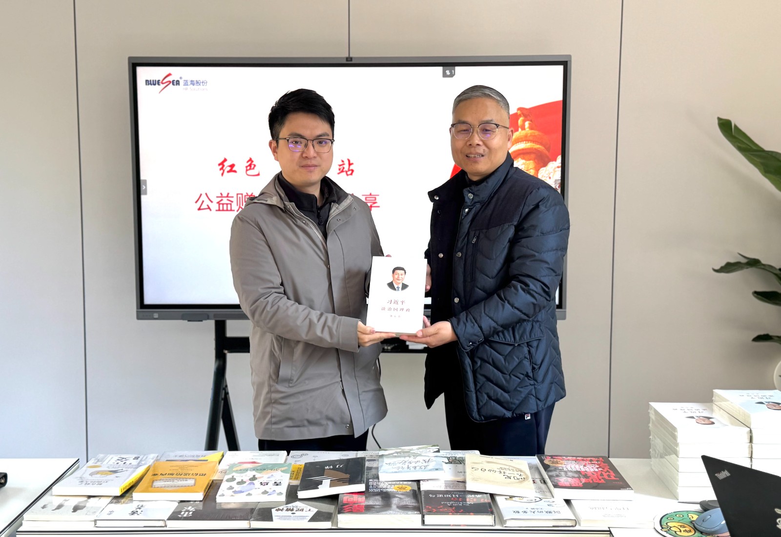 1764840825698750.jpg 1764840825698750.jpg